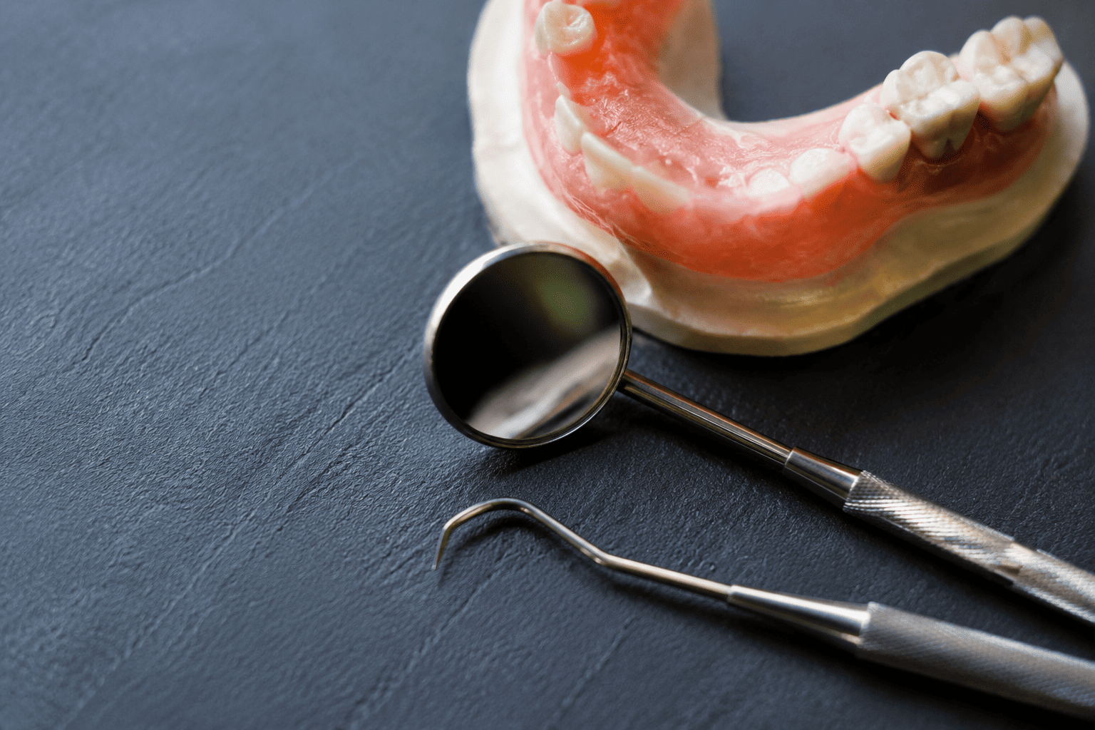 Leukoplakia Treatment in Thane: Causes, Symptoms, Risk Factors and Management